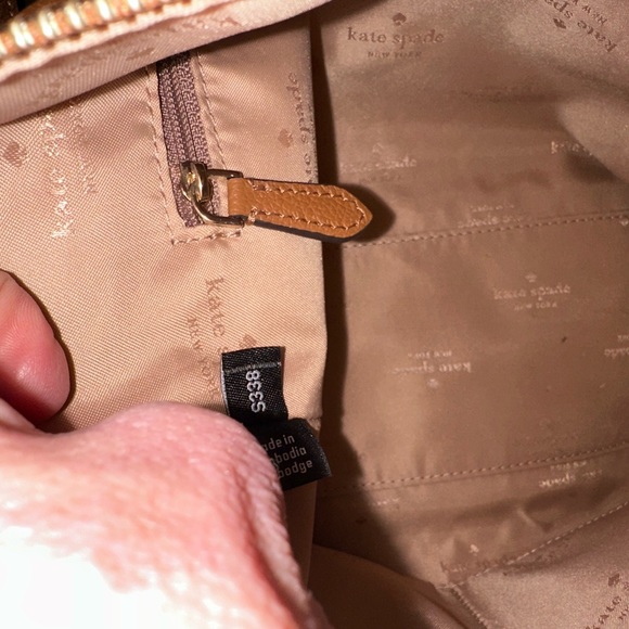 Kate Spade bucket purse with 2 front pockets. Tan leather. New W/O tags - Picture 6 of 14